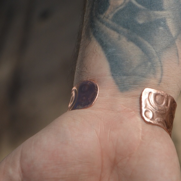 Mens Copper Embossed Cuff Bracelet Circles Rustic - Picture 4 of 8